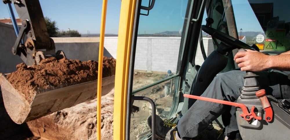 The Various Roles of a Heavy Equipment Operator